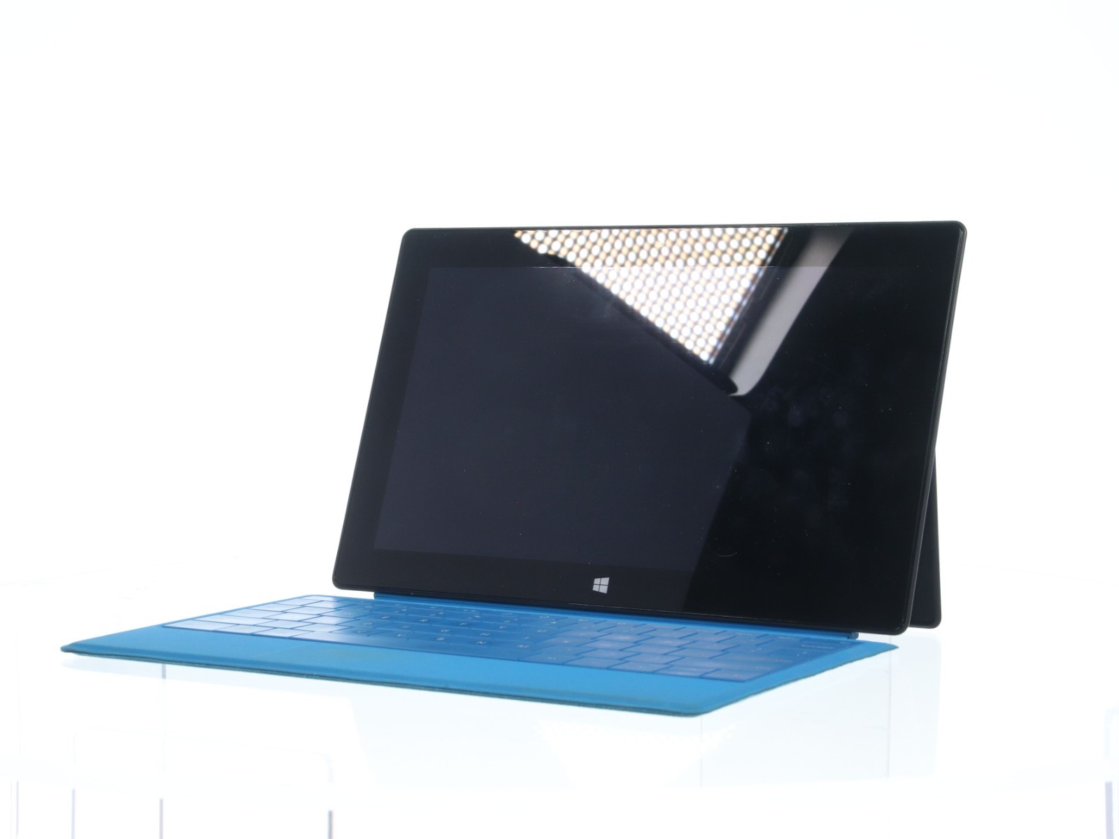 Microsoft Surface 2 Quad Core Nvidia Tegra 4 2GB RAM 128GB SSD Win10H W/ AC - Image 2