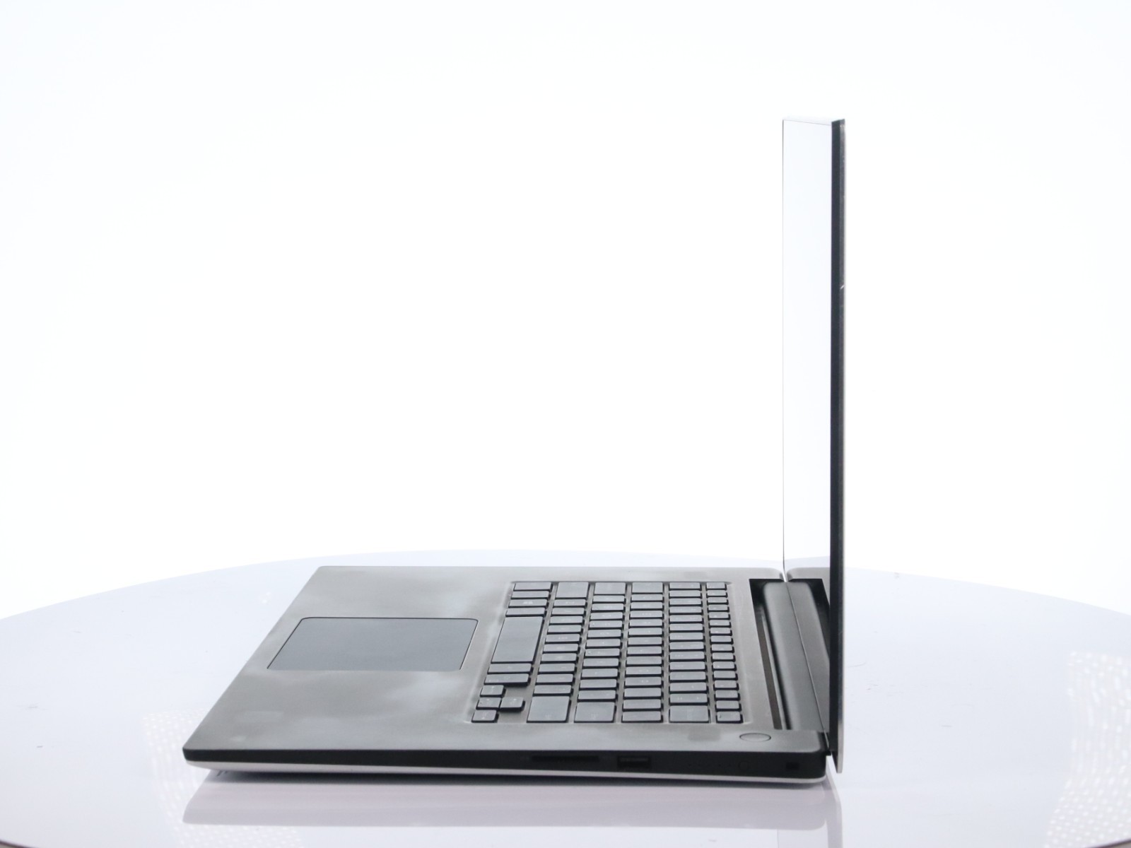 DELL PRECISION 5530 Core i9-8950HK 32GB RAM 1TB SSD QUADRO P2000 w/ AC Adapter - Image 5