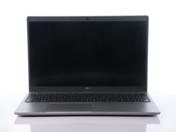 Dell Latitude 5520 15.6" Core i5-1135G7 8GB RAM 256GB SSD Win 11 Pro No AC